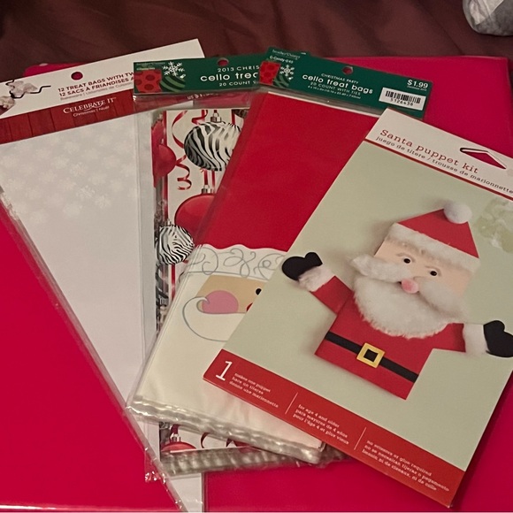 Other - Santa Puppet Kit and Cello Treat Bags Set